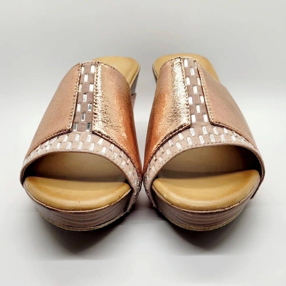 New Champagne Rhinestone Embellished Metallic Cusion Wedge Platform Sandals Sz 7